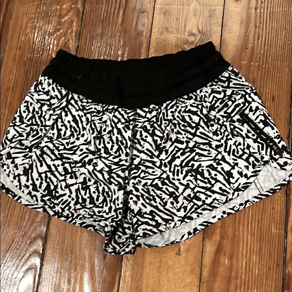 Lululemon shorts sz 4